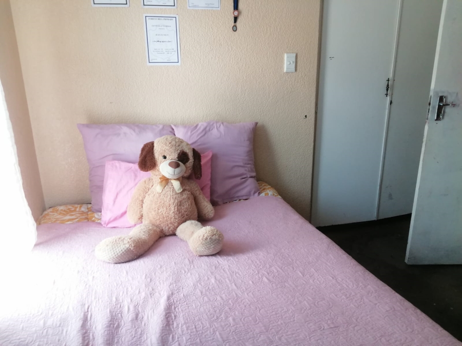 6 Bedroom Property for Sale in Geelhoutpark North West